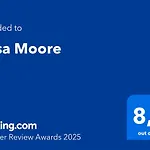 Casa Moore